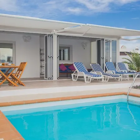 Violetta - Delightful 2 Bedroomed * Playa Blanca (Lanzarote)